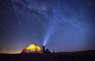 (ویدئو) بارش شهابی در کویر سه قلعه، خراسان جنوبی