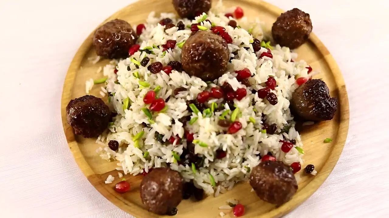 با کوفته ریزه و انار یک پلوی متفاوت برای شب یلدا درست کن + فوت و فن