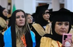  پوشش دانشجویان خارجی در حرم شاهچراغ + تصاویر