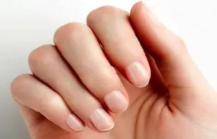 تغییر رنگ ناخن به قهوه ای یا زرد نشانه چیست؟