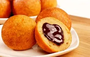 طرز تهیه دونات با مغز شکلات به روش آشپز آمریکایی + ویدئو