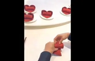 (ویدئو) چند مدل شیک و زیبای تا زدن خلاقانه و تزیین دستمال