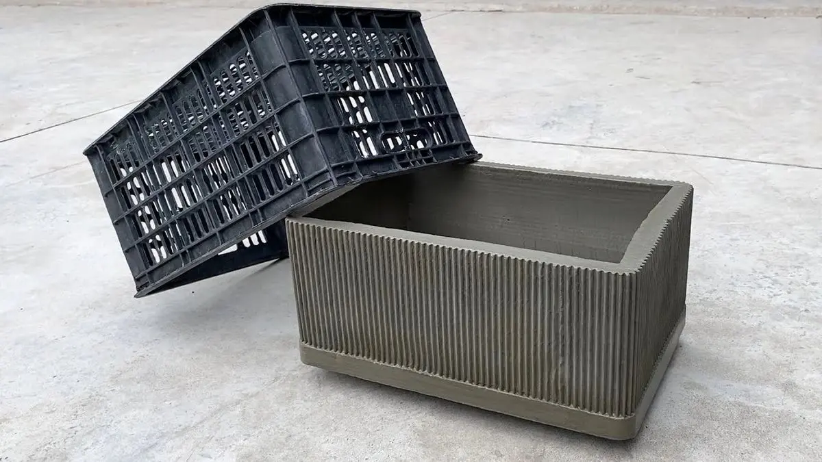 آموزش ساخت گلدان سیمانی با جعبه پلاستیکی در خانه + ویدئو