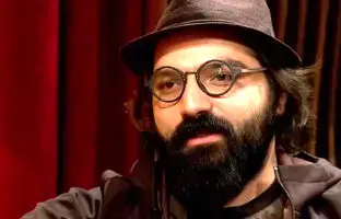 بهترین پادکست‌های انگیزشی؛ همذات‌پنداری، تجربه و رشد