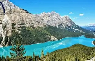 زیباترین دریاچه کانادا با رنگ فیروزه‌ای جادویی را ببینید! +ویدئو