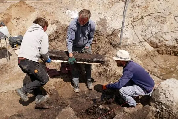  گودال کوچک آب یک «چاه 1600 ساله» از آب درآمد 