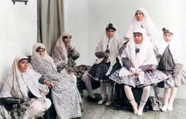 تصاویری جالب از پوشش زنان قاجاری 