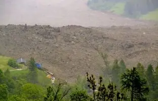 چگونه سوئیسی‌ها جان مردم یک روستای مدفون زیر خاک را نجات دادند؟ + ویدئو