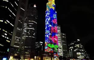 آسمان‌خراش سنگاپوری بوم نقاشی دیجیتال شد؛ ثبت ۳ رکورد جهانی گینس + ویدئو