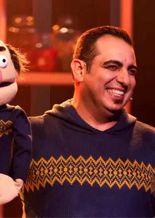  پشت صحنه عروسک‌گردانی محمد لقمانیان در کارناوال رامبد جوان 