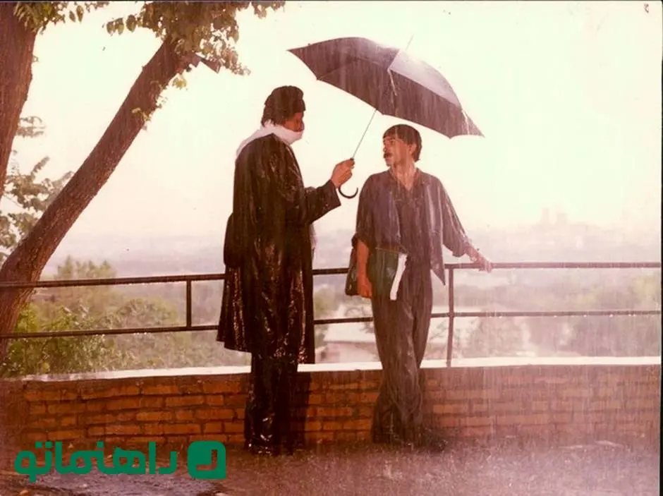 زیباترین اشعار فارسی؛ گفت‌وگوی حسین پناهی و نازی زیر چتر