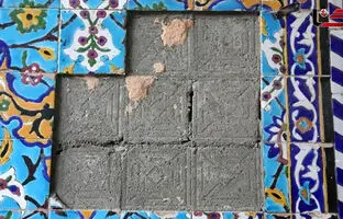 
فروپاشی کاشی کاری مسجد سید در اصفهان
