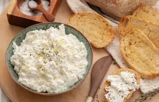پنیر ریکوتا؛ انواع و ارزش غذایی + طرز تهیه در خانه 
