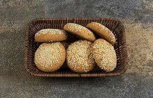 آموزش تهیه شیرینی کنجدی؛ ساده و خوشمزه برای نوروز 