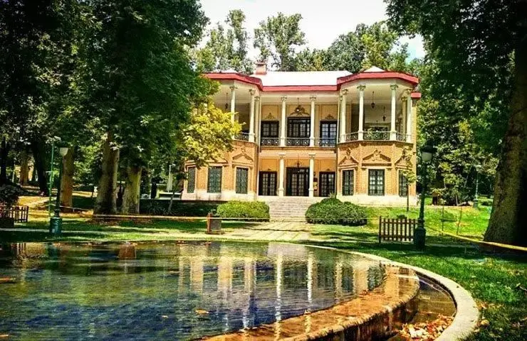 کاخ نیاوران کجاست؟  سفری به تاریخ و معماری سلطنتی ایران