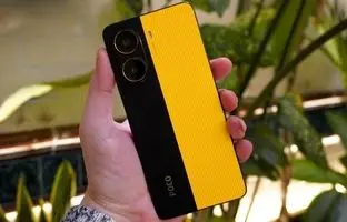 رشد قارچ روی بدنه گوشی محبوب پوکو جنجال به پا کرد!