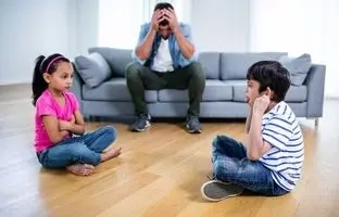 راهنمای فرزند پروری؛ با دعوای کودکان چه کنیم؟ راهکارهایی برای والدین