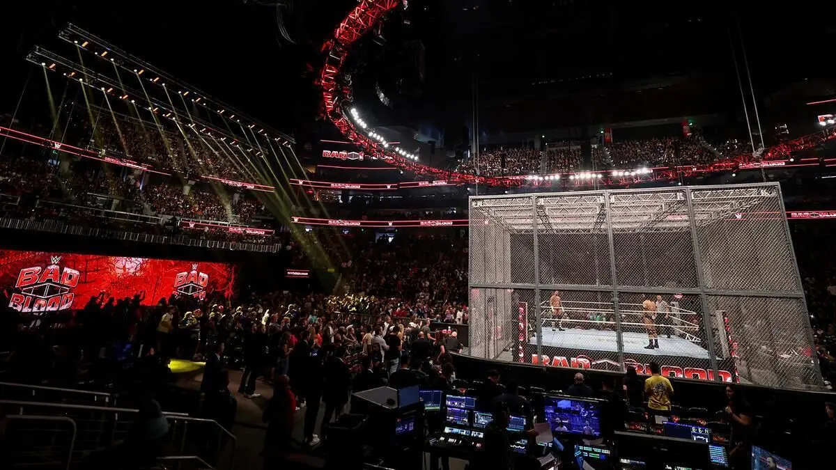 کشتی کج در قفس /بلادلاین و رستگاری سی ام پانک در شب بازگشت دواین جانسون! 