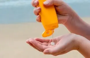 بهترین ضد آفتاب بی رنگ بازار؛ 5 برند محبوب مصرف کنندگان