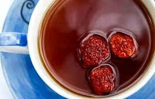 خوشمزه بپزید؛ دمنوش گل بنفشه و عناب/ دمنوش ضد سرفه آلرژیک را با این روش تهیه کنید
