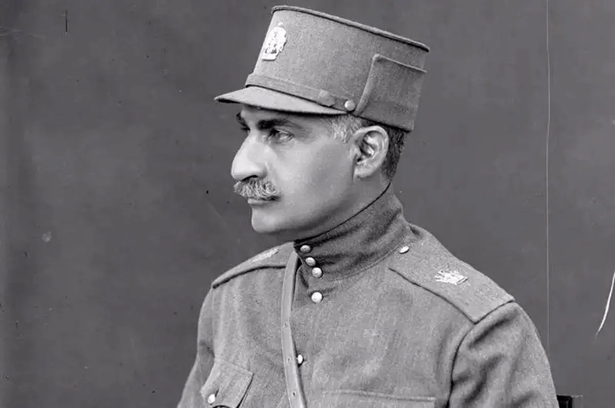 عکس قدیمی: رضا شاه در مراسم سوگند پادشاهی در مجلس موسسان در 24 آذر 1304