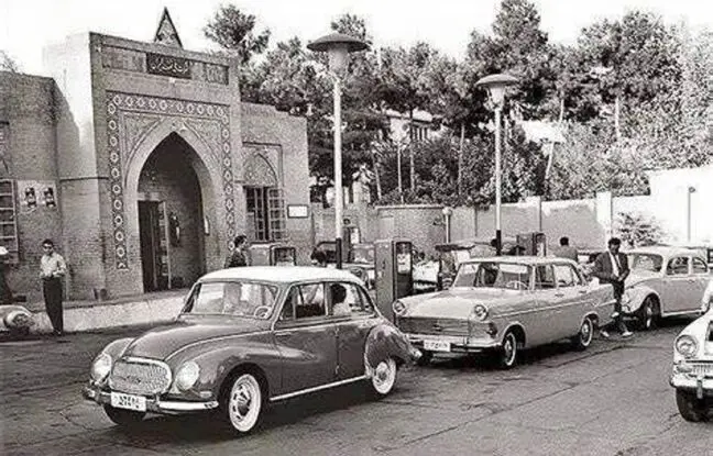 تصویر کمتر دیده شده از پمپ بنزین قدیمی میدان بهارستان 