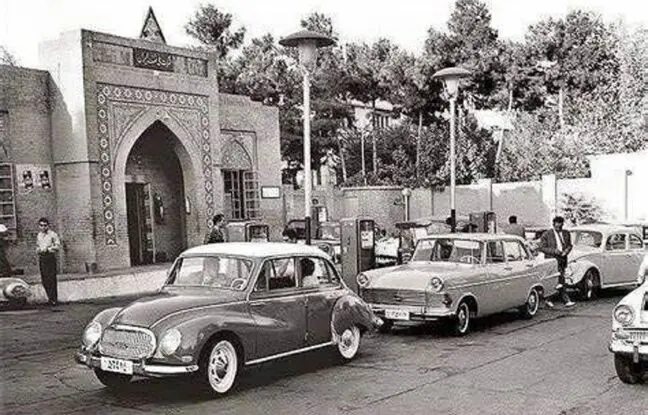 تصویر کمتر دیده شده از پمپ بنزین قدیمی میدان بهارستان 