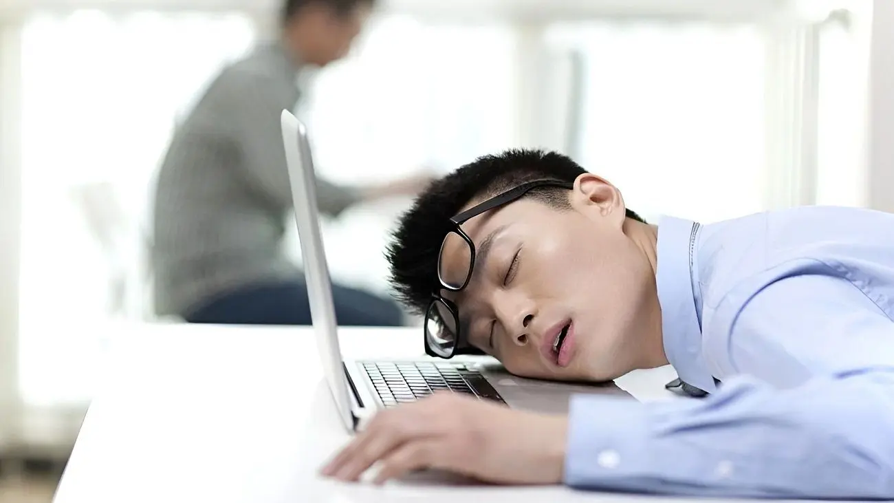 ‌نگاهی به فرهنگ اینموری؛ چرت‌زدن حین کار در ژاپن مثبت تلقی می‌شود