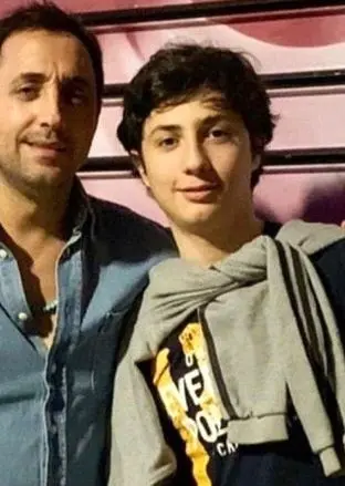  گریه امیرحسین رستمی برای شکستن دل پدرش 