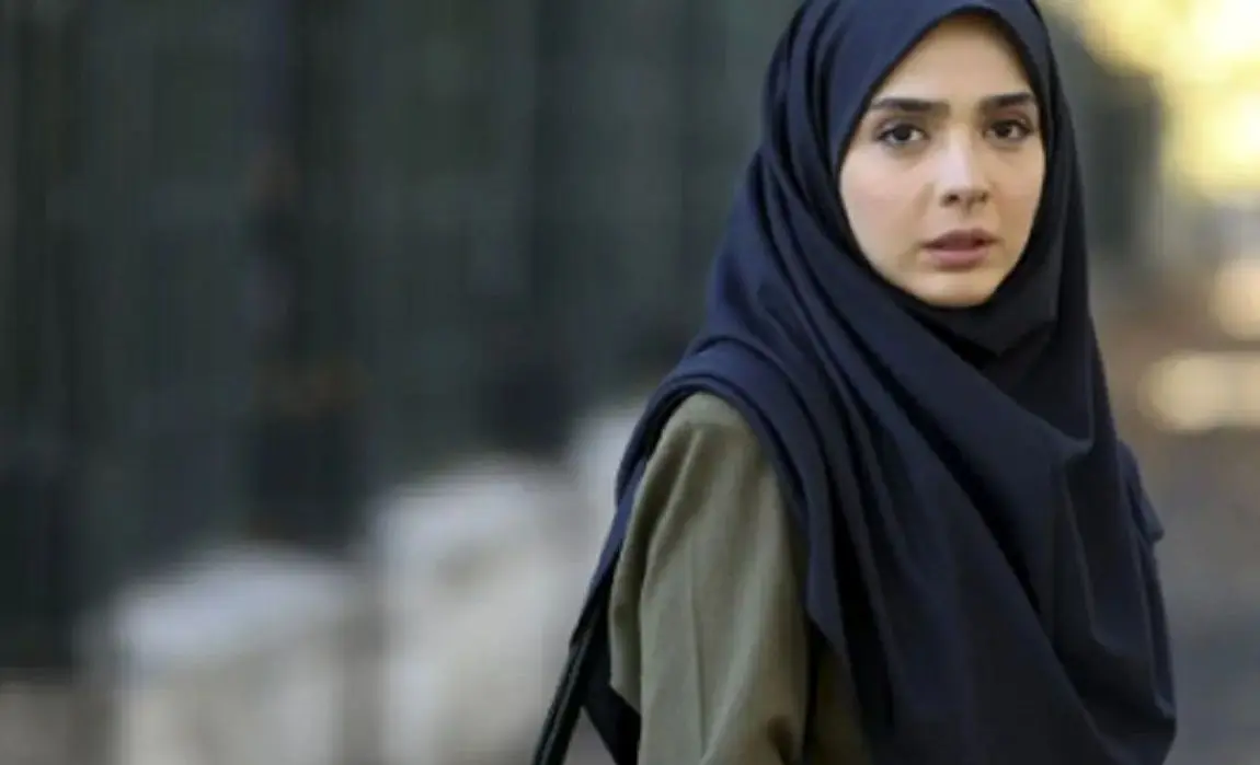  سلفی جذاب یاسمنِ سریال لحظه گرگ‌ و‌ میش + تصویر