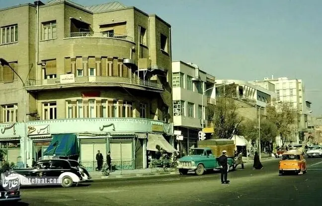 عکس قدیمی: رقابت دو قنادی در تهران در نوروز ۱۳۲۴