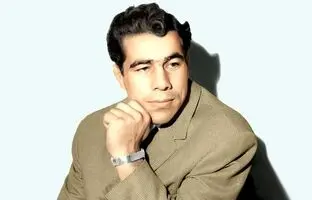 بازسازی تصویر معروف پهلوان تختی و مادرش توسط قهرمانان مردان آهنین + ویدئو