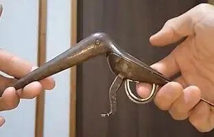 شمایل متفاوت یک قیچی ایرانی که مربوط به قرن ۱۸ است + ویدئو