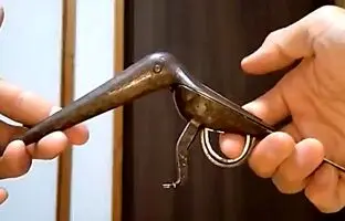 شمایل متفاوت یک قیچی ایرانی که مربوط به قرن ۱۸ است + ویدئو