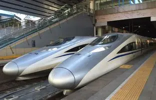 چرا در چین روی قطارهای سریع السیر آب می پاشند؟ + ویدئو