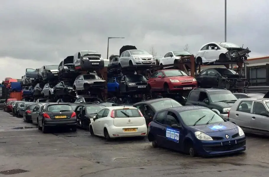 قیمت خودرو فرسوده 1404 + شرایط دریافت و قیمت گواهی اسقاط