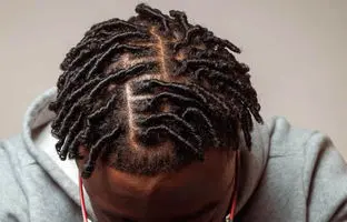 چگونه بافت دردلاک را بدون آسیب رساندن به مو باز کنیم؟