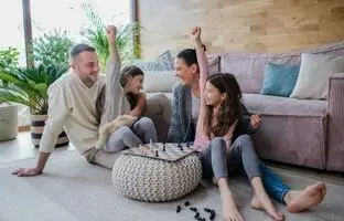چطور یک خانواده «جمع‌وجور» یا «مینیمال‌پسند» بسازیم؟