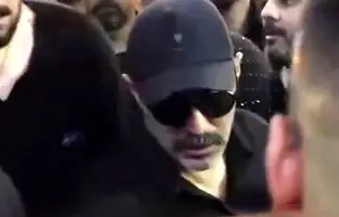 حضور محسن تنابنده در گلزار شهدای بهشت زهرا + ویدئو