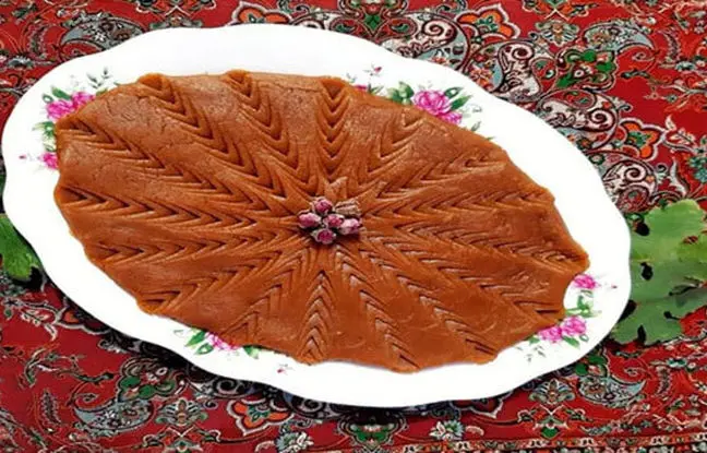 طرز تهیه حلوا سیاه خوشمزه با ترفندهای خاص!