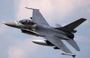 سوختگیری جنگنده F۱۶ اسرائیل از تانکر سوخت رسان بوئینگ ۷۰۷ بر فراز سوریه + ویدئو