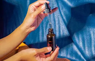 چطور از ویتامین C به‌درستی استفاده کنیم تا پوستی شفاف داشته باشیم؟