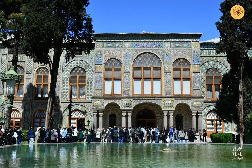 راهنمای سفر؛ ازدحام مردم در کاخ گلستان؛ نوروز ۱۴۰۴ + تصاویر
