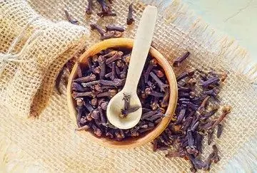 یک گیاه معطر با ۴ فایده شگفت‌انگیز