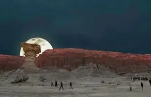 سفر به سیاره ماه در دل زمین + ویدئو