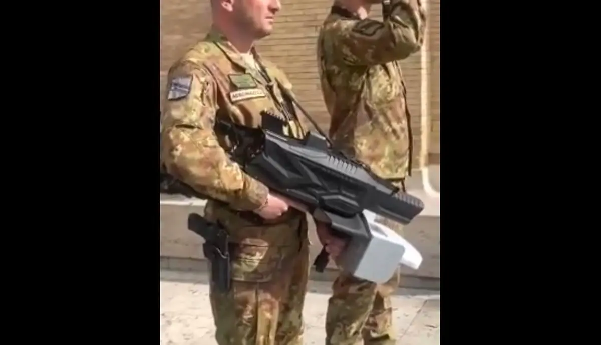 تصاویری از سلاح عجیب در مراسم تشییع پاپ فرانسیس + ویدئو