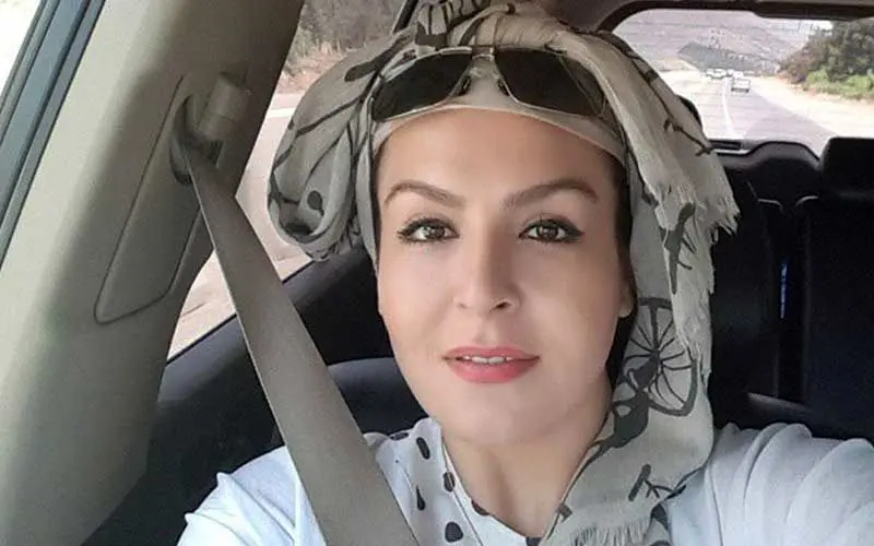  آزیتا ترکاشوند عزادار شد 