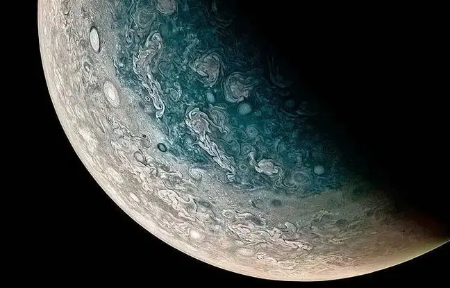 چهره دیده نشده مشتری / عجیب‌تر از آن چیزی که تصور می‌کردیم