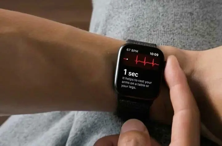 اپل‌واچ جان زن باردار و جنین را نجات داد!