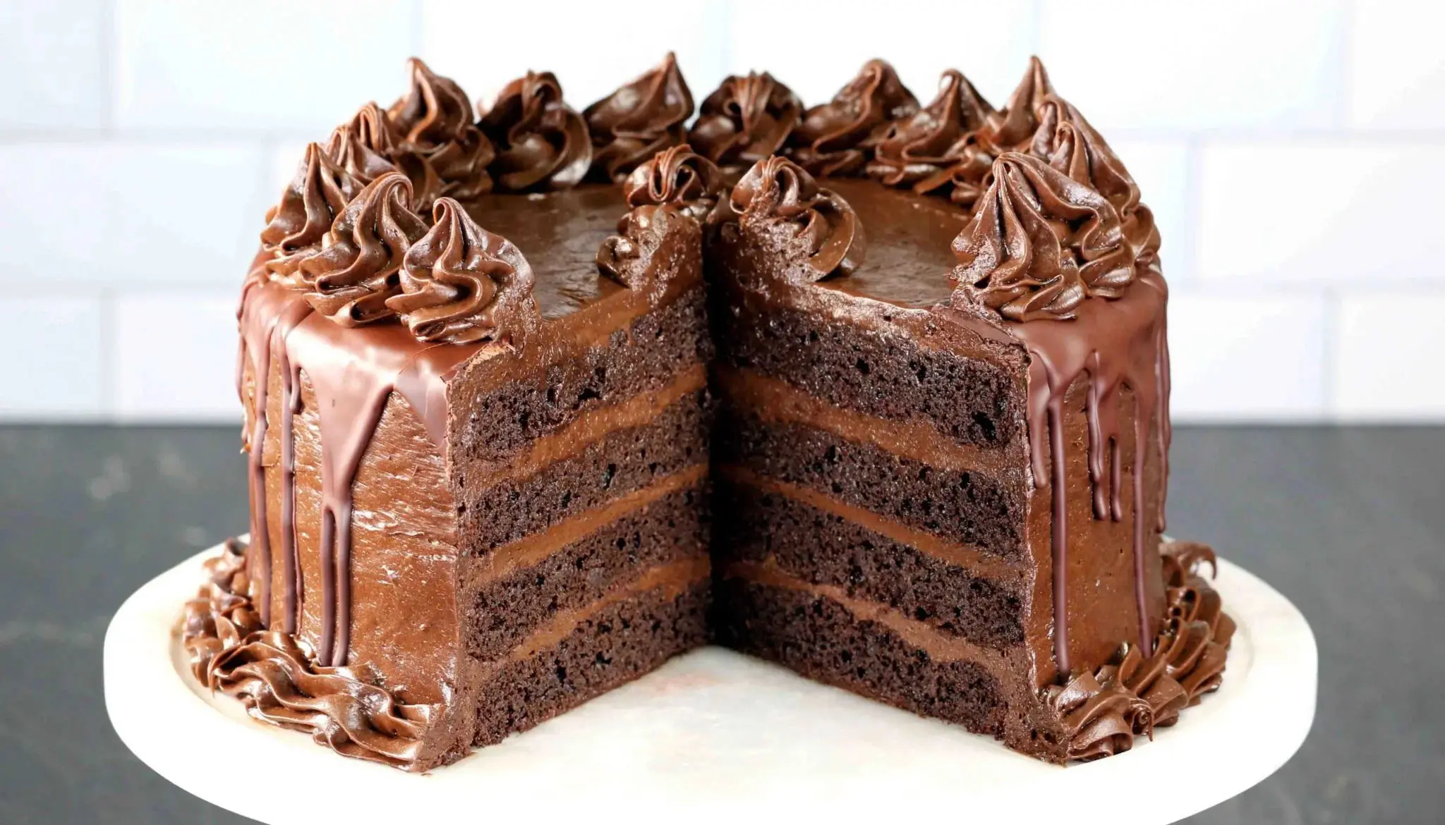 خوشمزه بپزید؛ طرز تهیه کیک شکلاتی با شیرعسلی